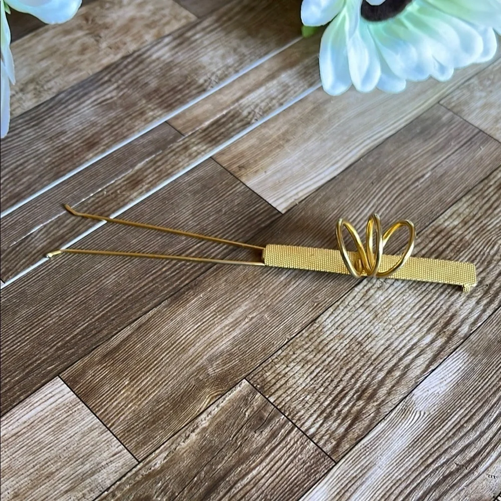 Chic Gold Vintage hair clip